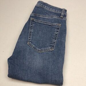 LIKE NEW GAP TRUE SKINNY HIGH-RISE JEANS 0/25x28 ⭐️